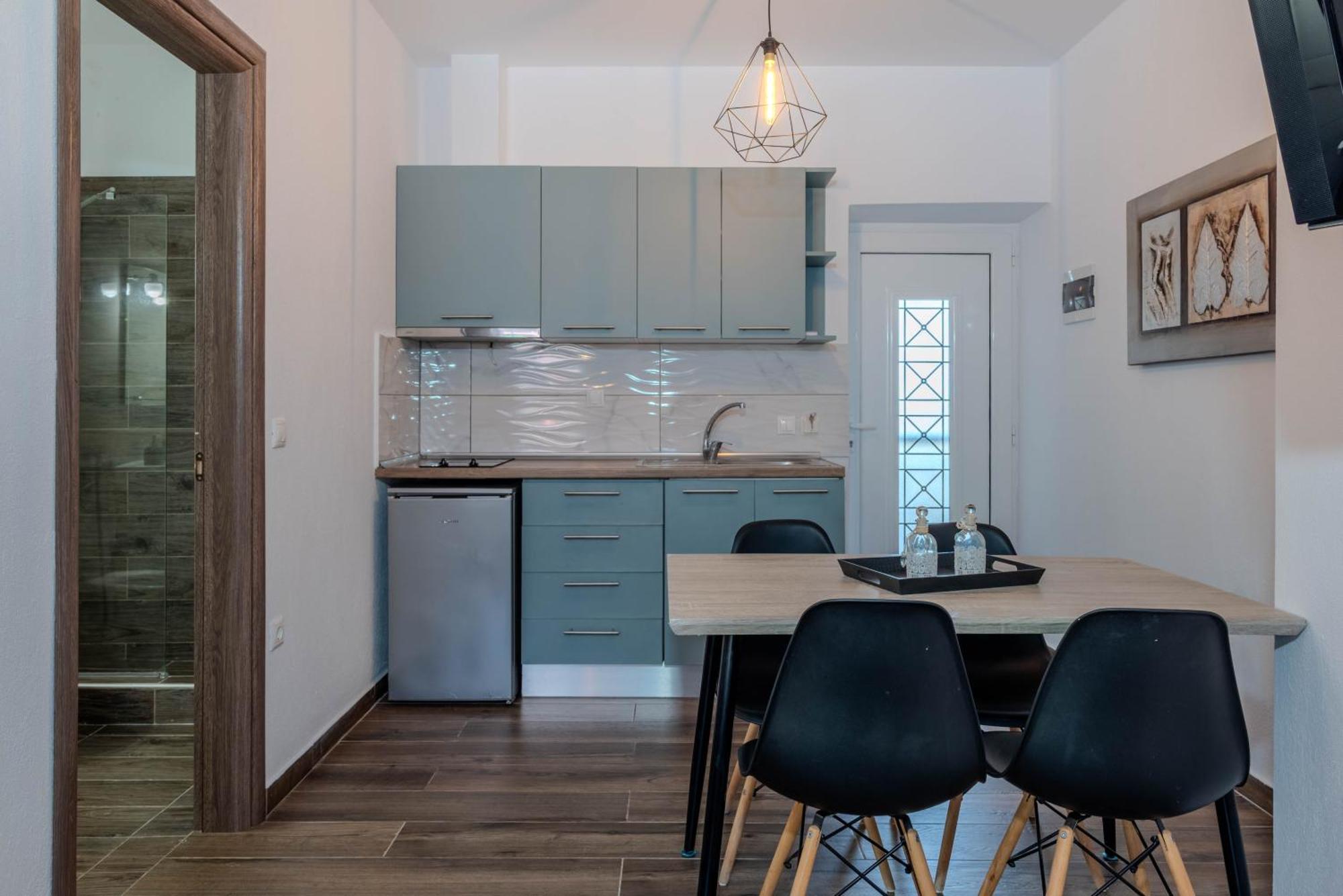 Aigli Luxury Studios Nea Roda Dış mekan fotoğraf