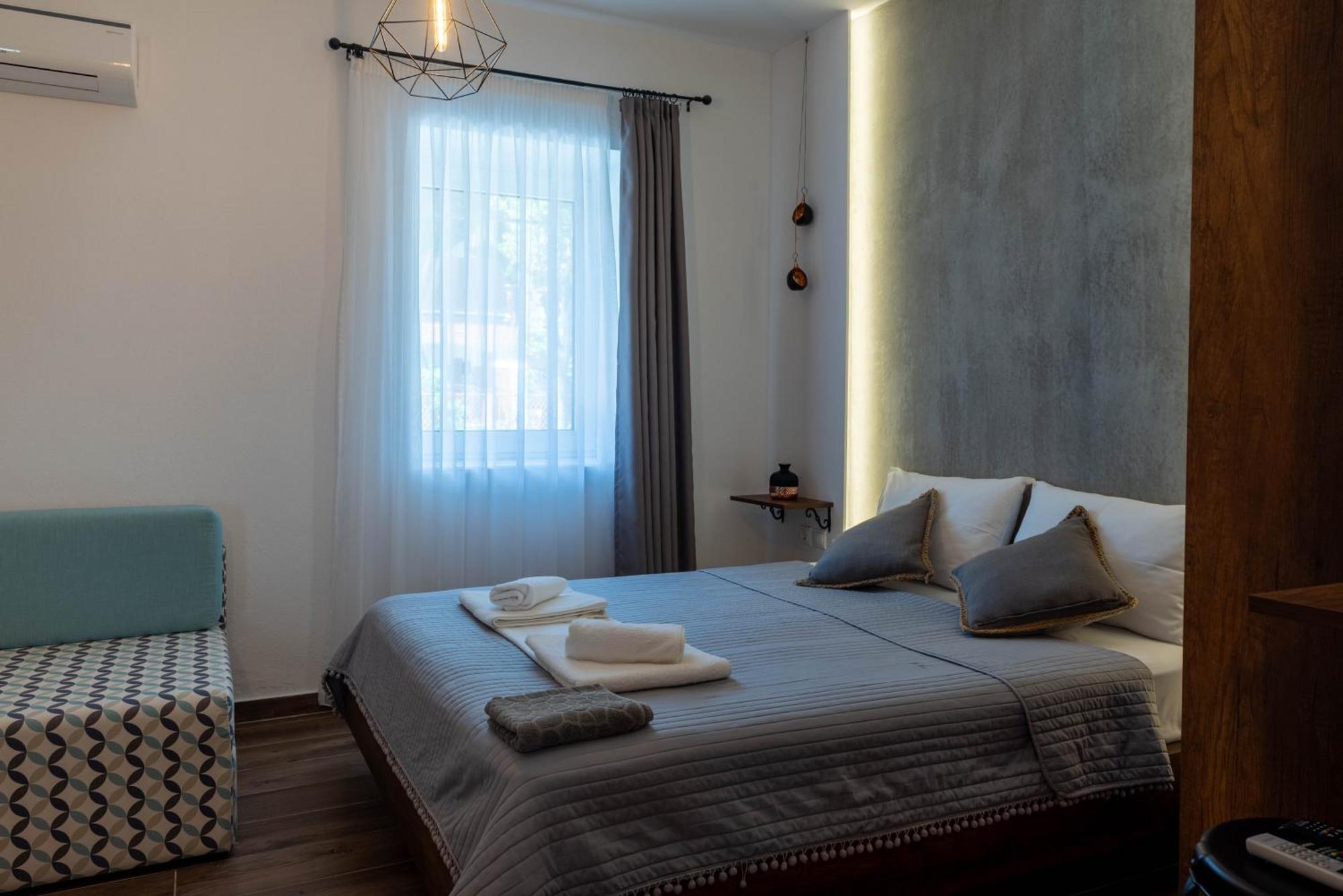 Aigli Luxury Studios Nea Roda Dış mekan fotoğraf