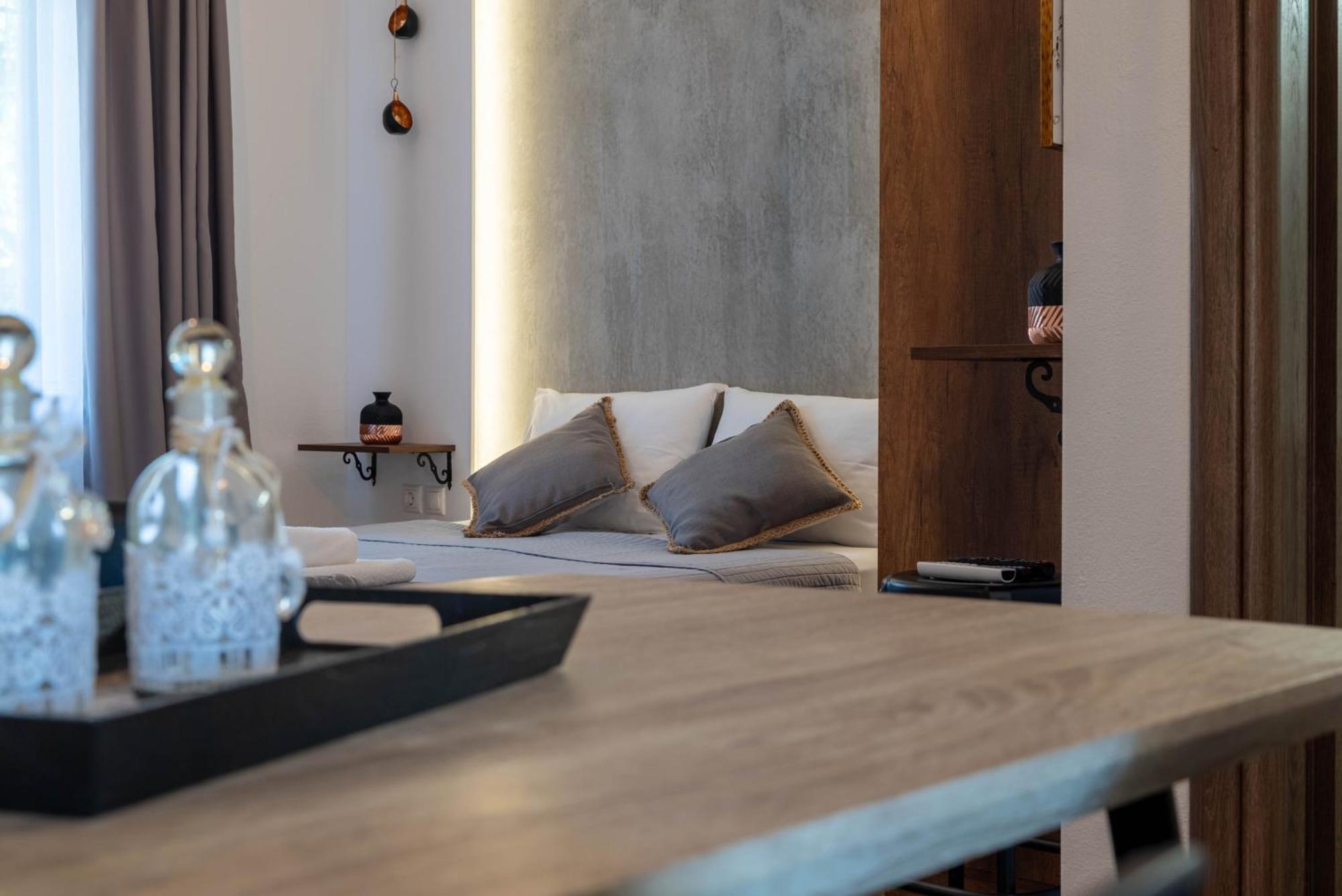 Aigli Luxury Studios Nea Roda Dış mekan fotoğraf