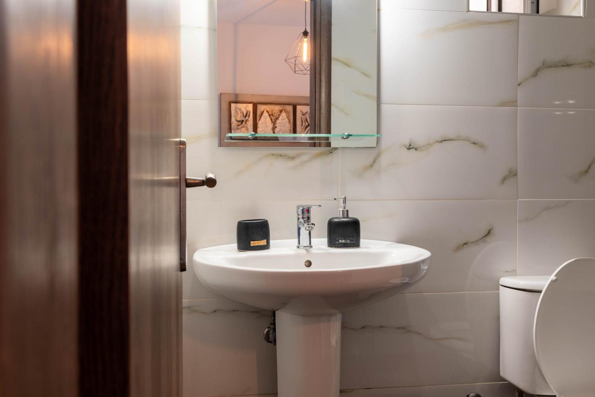 Aigli Luxury Studios Nea Roda Dış mekan fotoğraf