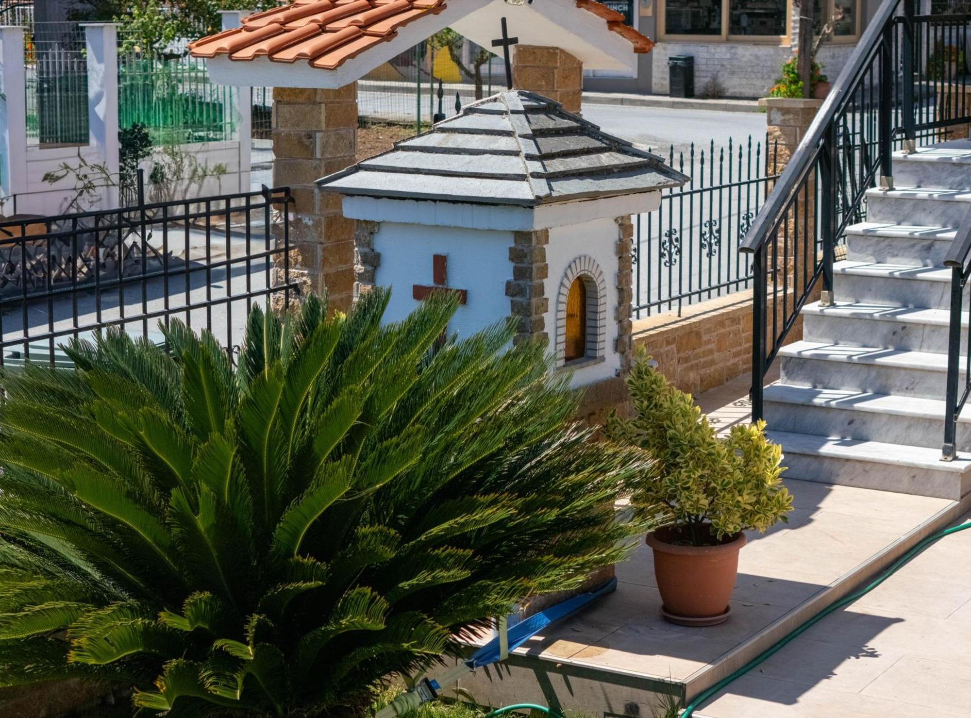 Aigli Luxury Studios Nea Roda Dış mekan fotoğraf