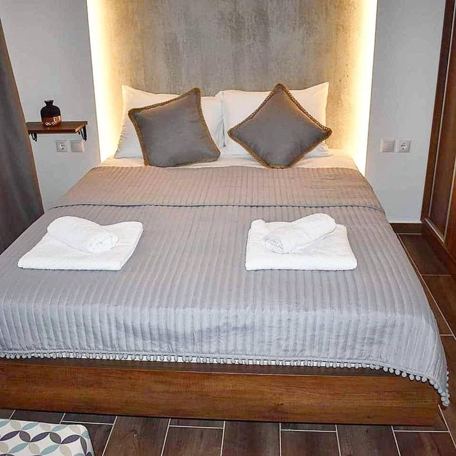 Aigli Luxury Studios Nea Roda Dış mekan fotoğraf