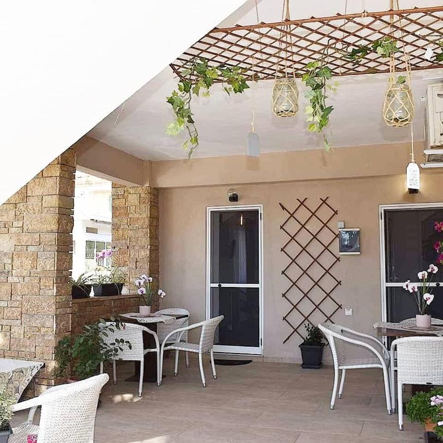 Aigli Luxury Studios Nea Roda Dış mekan fotoğraf