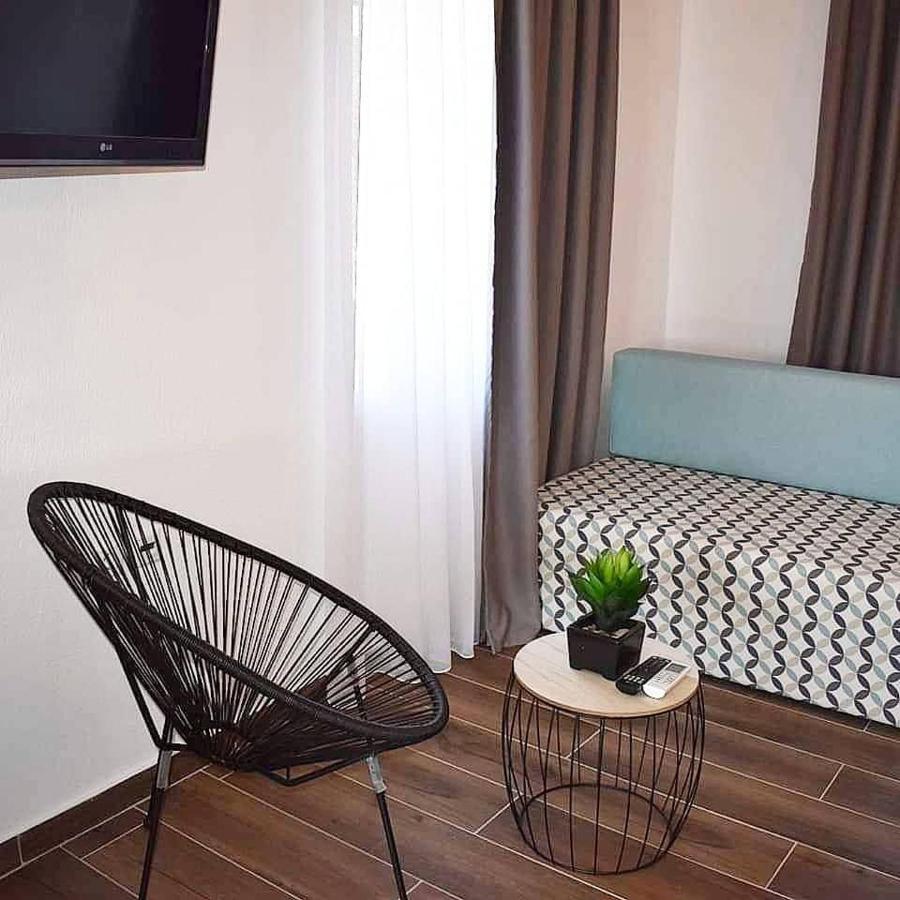Aigli Luxury Studios Nea Roda Dış mekan fotoğraf